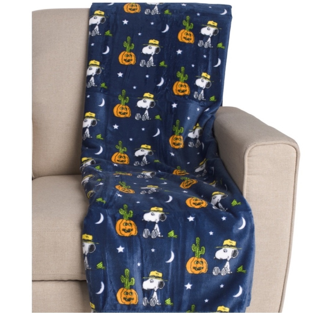 NWT PEANUTS BERKSHIRE Blue Snoopy Halloween Pumpkin Plush Blanket Throw 60”x70”